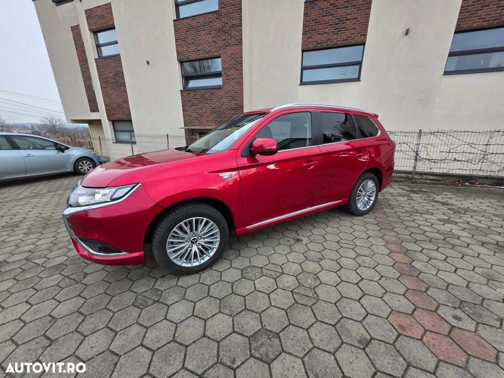 Mitsubishi Outlander PHEV 2.4 L 4X4 Instyle - 1