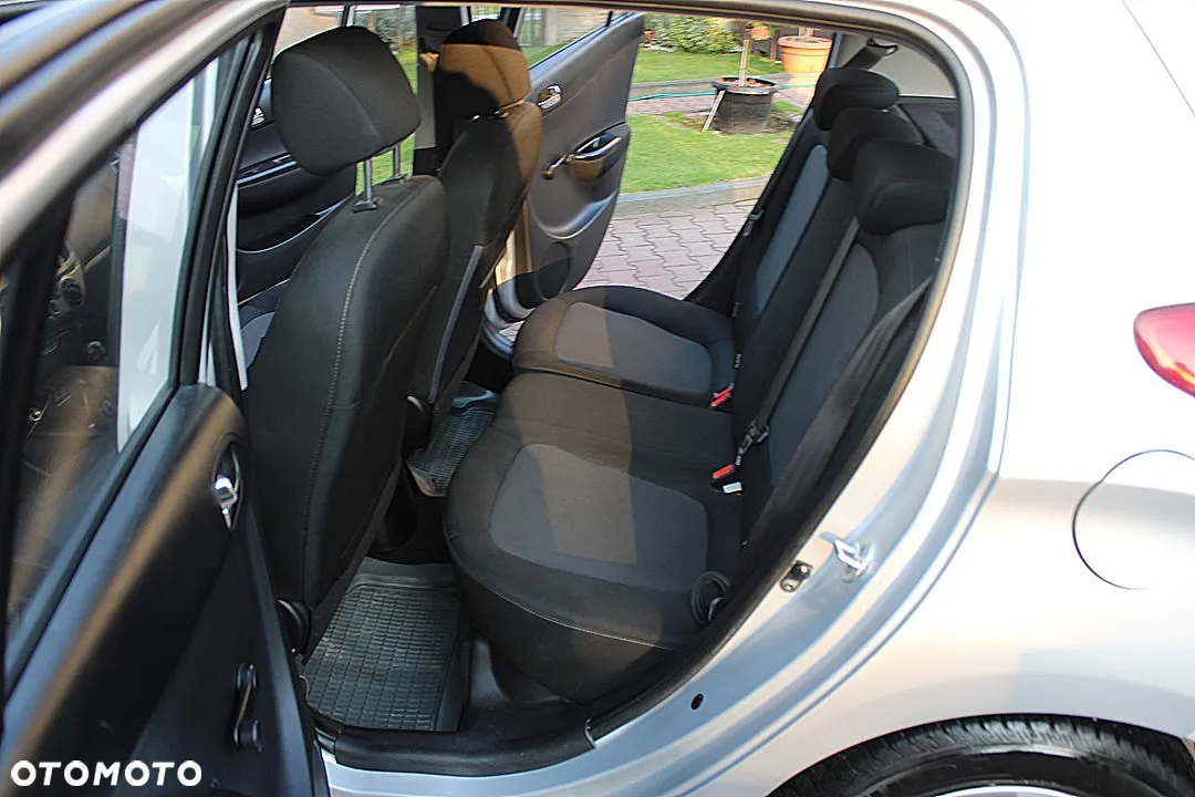 Hyundai i30 1.4 Premiere Comfort - 21