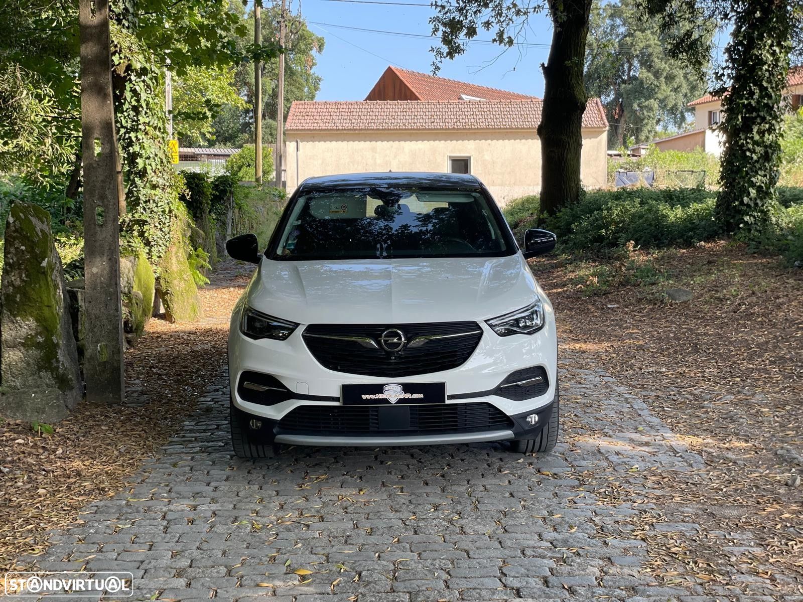 Opel Crossland X 1.2 T Innovation Aut. - 1