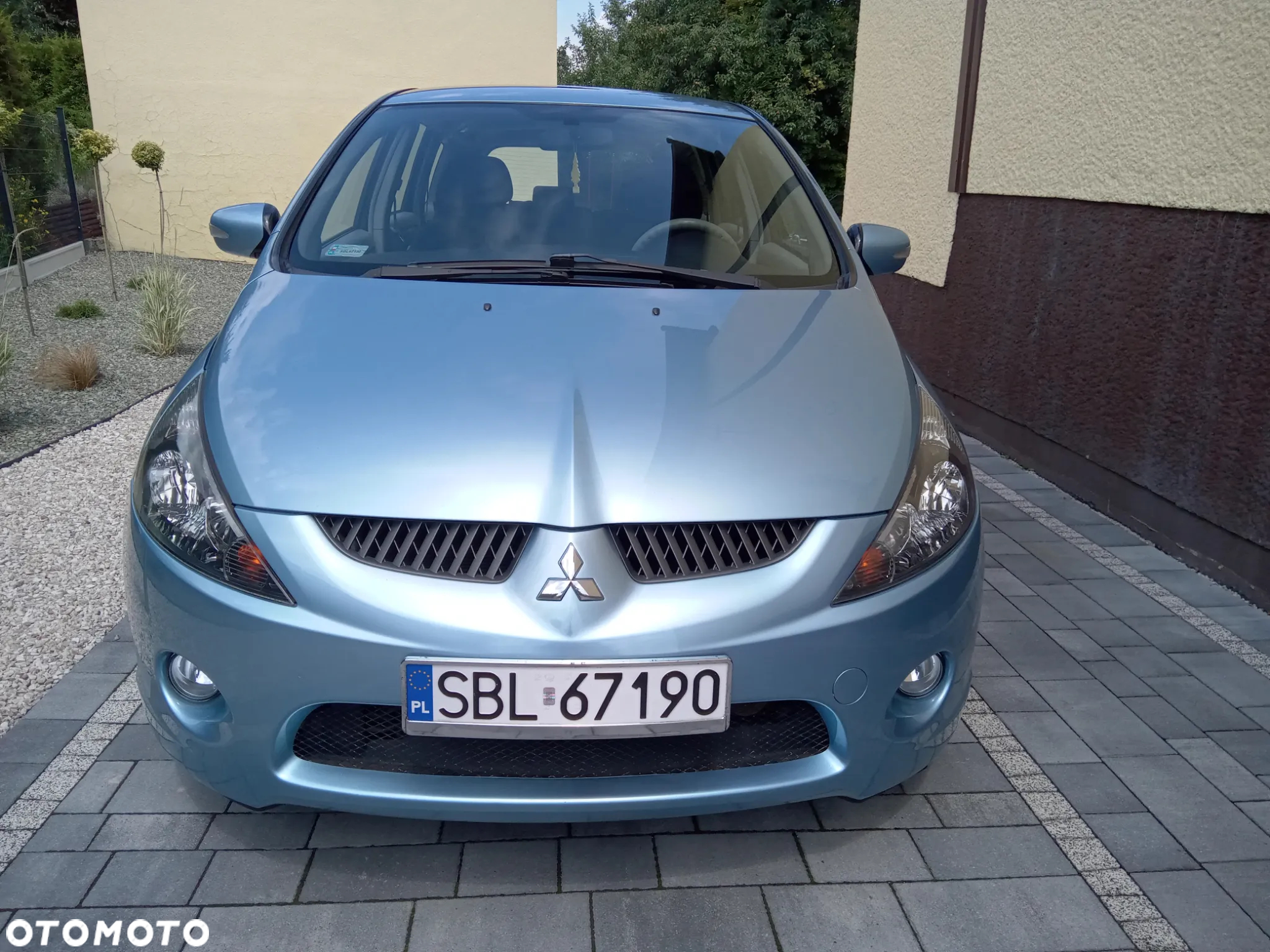 Mitsubishi Grandis - 7