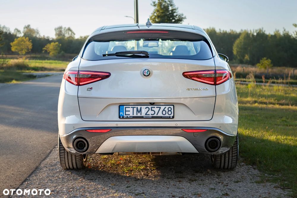 Alfa Romeo Stelvio 2.0 Turbo TI Q4 - 4