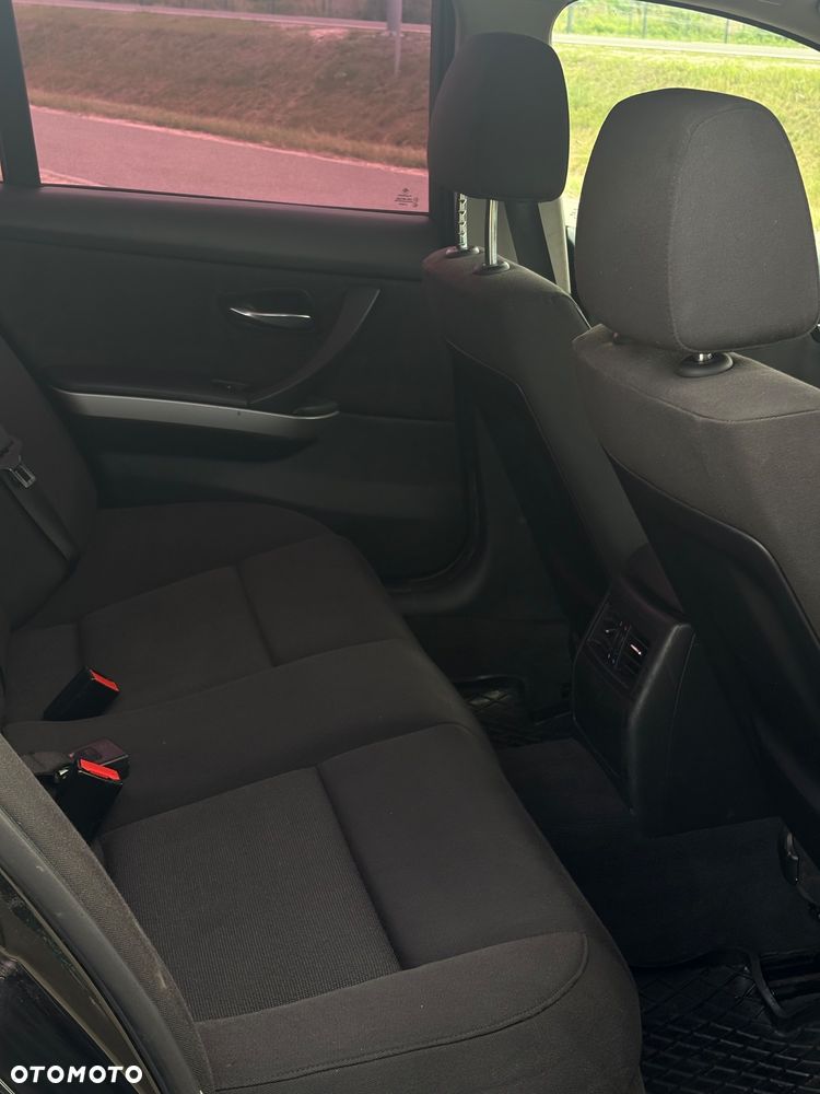 BMW Seria 3 320i - 11