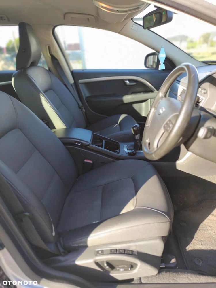 Volvo V70 2.0D Kinetic - 12