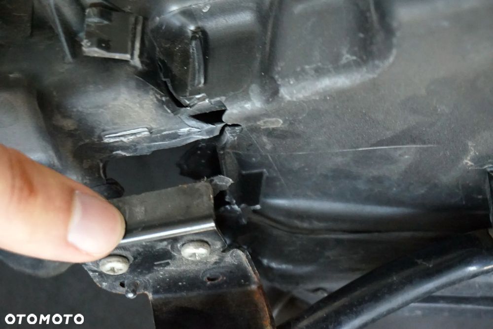 LAMPA PRZEDNIA LEWA IS III E3 XENON LEXUS 2013-2017 - 8