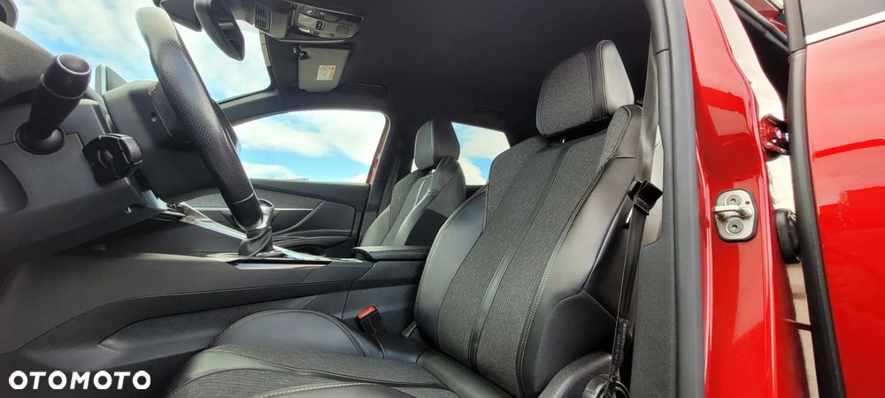 Peugeot 3008 1.2 PureTech GT S&S - 23