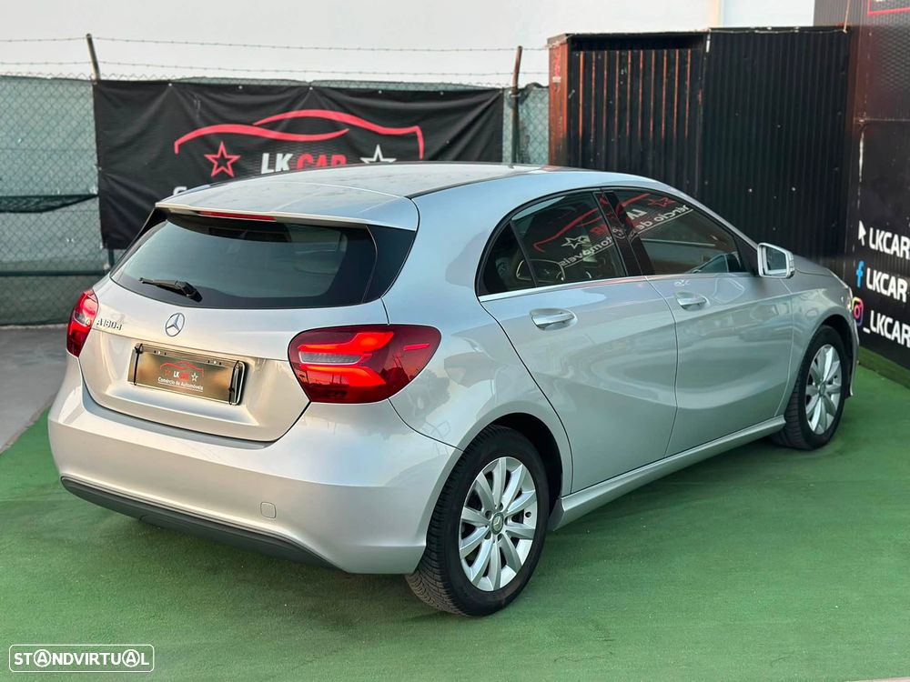 Mercedes-Benz A 180 d BlueEFFICIENCY Edition - 22