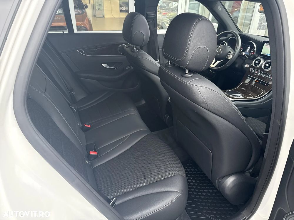 Mercedes-Benz GLC - 25