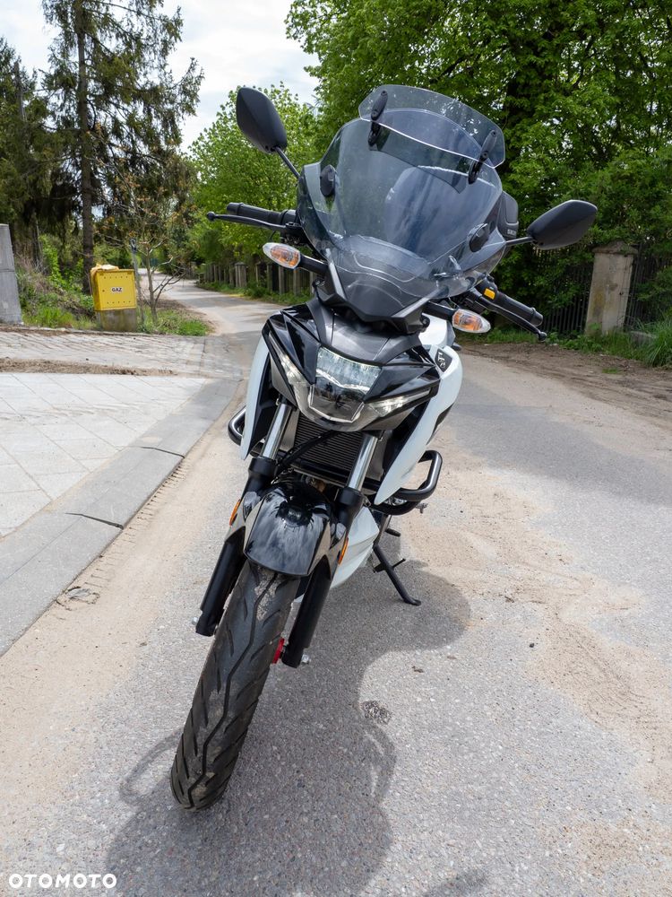 Suzuki GSX - 6