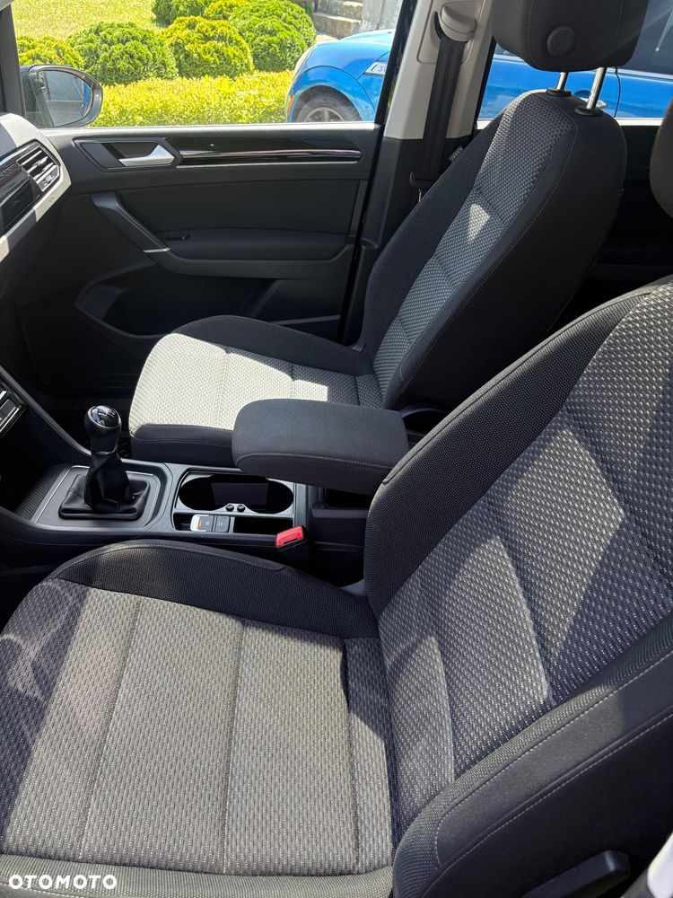Volkswagen Touran 1.2 TSI BMT Comfortline - 8