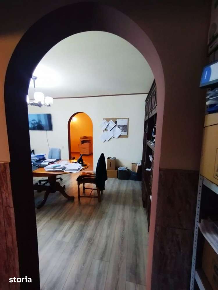 Se Vinde Apartament 3 Camere Spatios Si Renovat In Zona Piata Rahova — fotografia 3