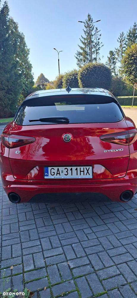 Alfa Romeo Stelvio - 8