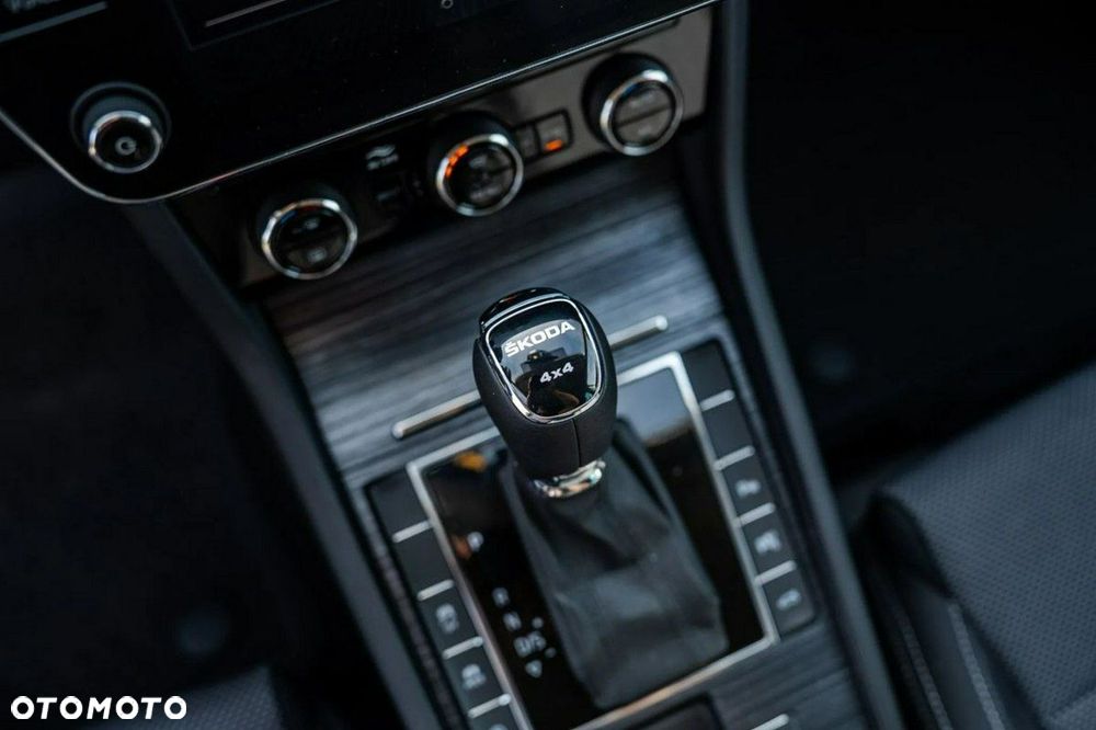 Skoda Superb 2.0 TSI 4x4 Style DSG - 24