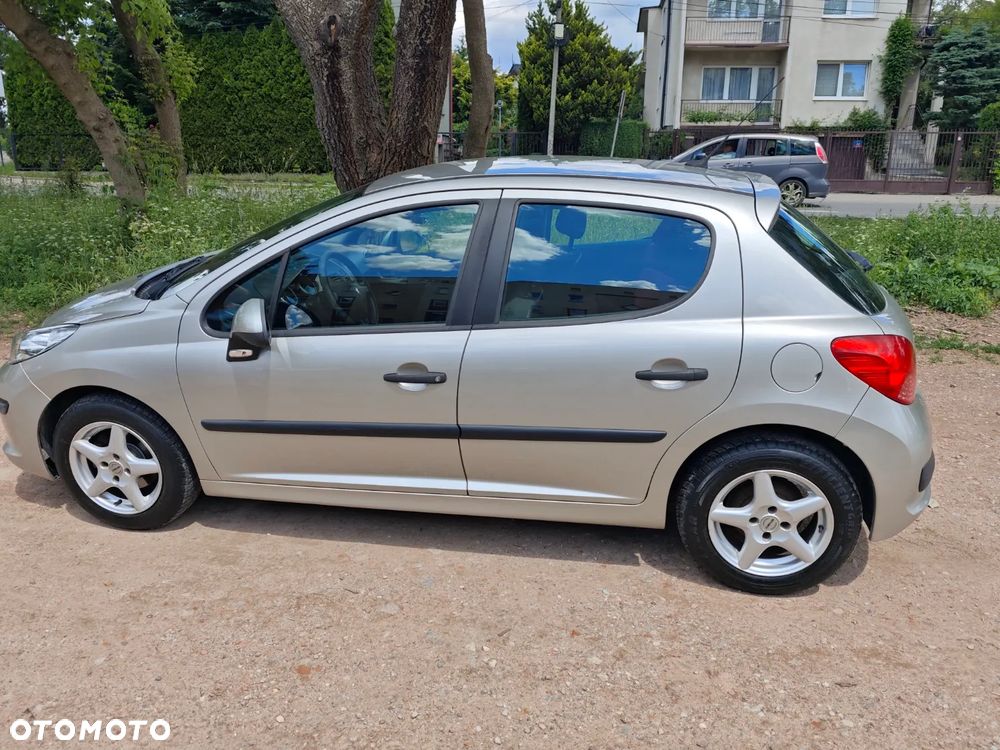 Peugeot 207 - 2
