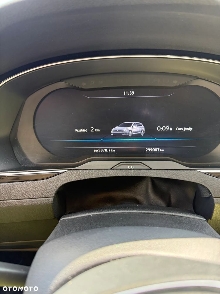 Volkswagen Passat - 10