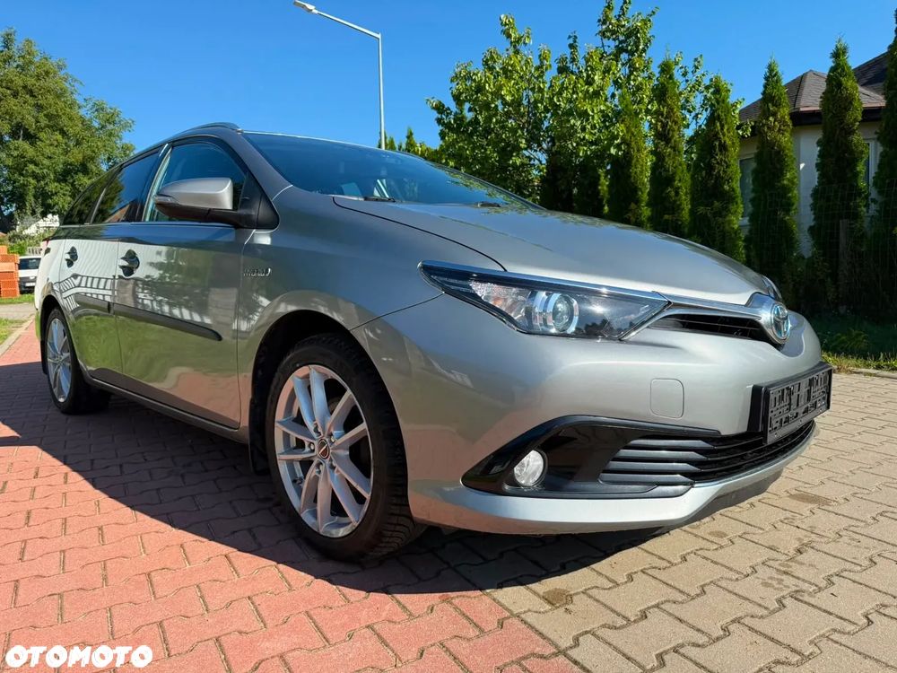 Toyota Auris 1.8 HSD Luna - 4