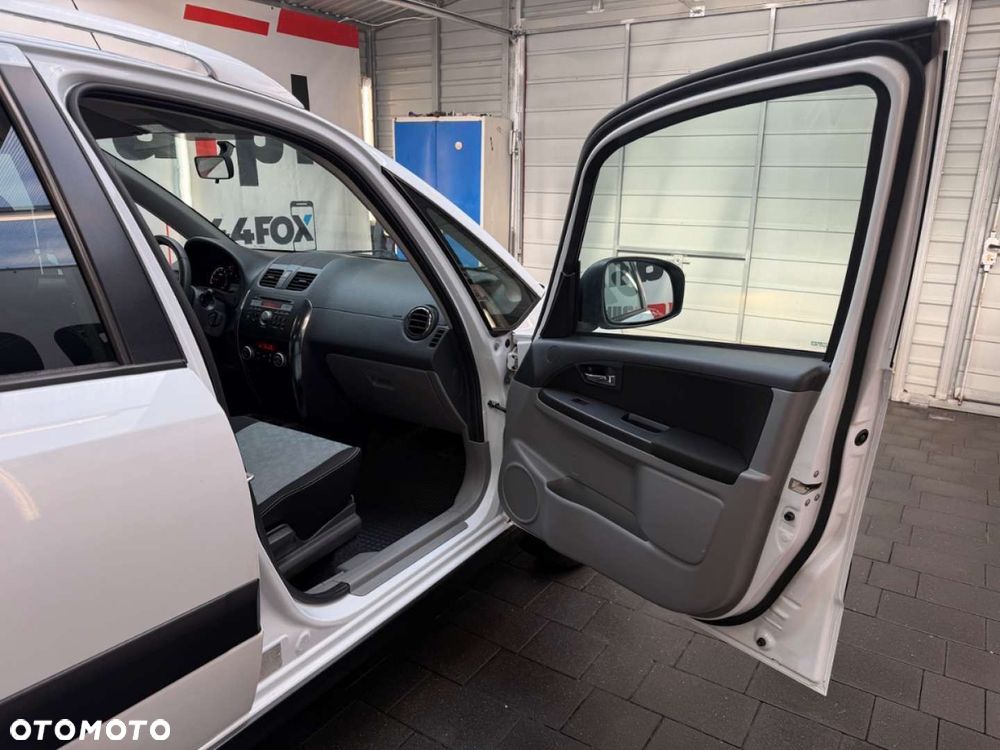 Suzuki SX4 - 38