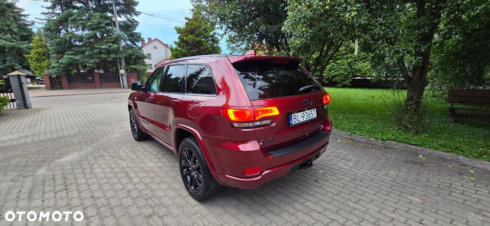Jeep Grand Cherokee - 34