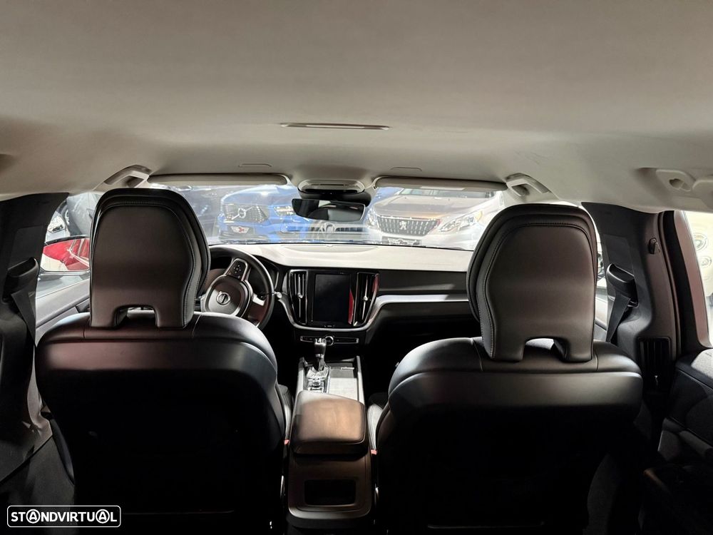 Volvo V60 2.0 D3 Momentum Plus Geartronic - 27