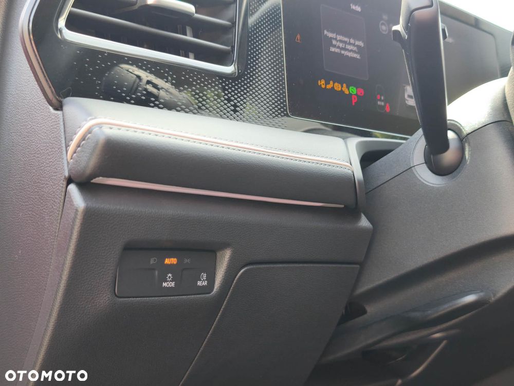 Volkswagen Passat 2.0 TDI SCR DSG Business - 28