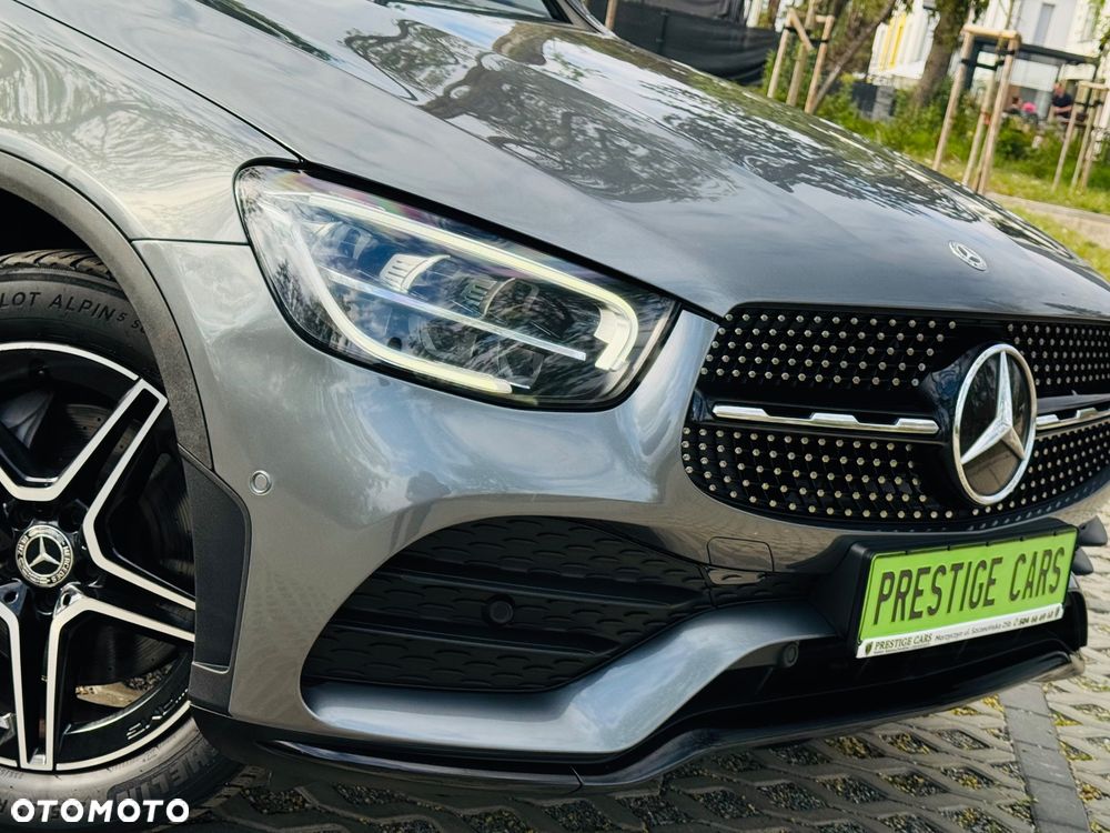 Mercedes-Benz GLC 200 4Matic 9G-TRONIC AMG Line Plus - 23