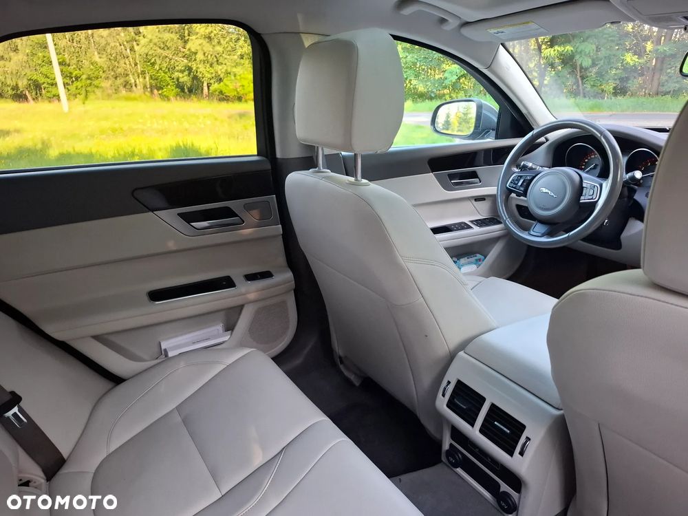 Jaguar XF 3.0 V6 Prestige - 15