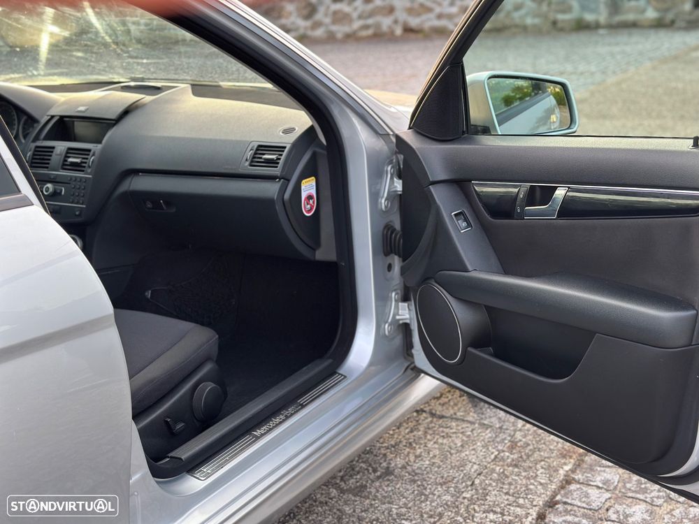 Mercedes-Benz C 200 Station CDI DPF BlueEFFICIENCY Special Edition - 26