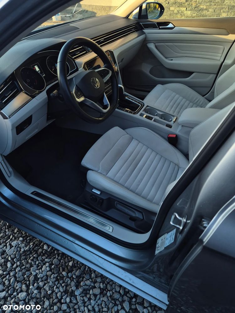 Volkswagen Passat - 9