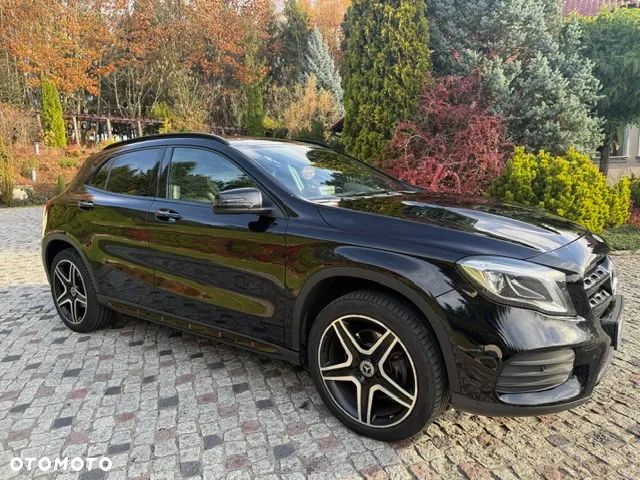 Mercedes-Benz GLA 220 4Matic 7G-DCT AMG Line - 2