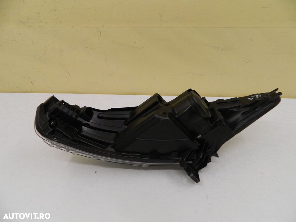 Far dreapta  Renault Zoe Halogen, 2012, 2013, 2014, 2015, 2016, 2017, 2018, cod origine 260109891R. - 9