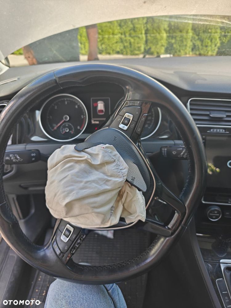 Volkswagen Golf 1.6 TDI BlueMotion Technology Comfortline - 13