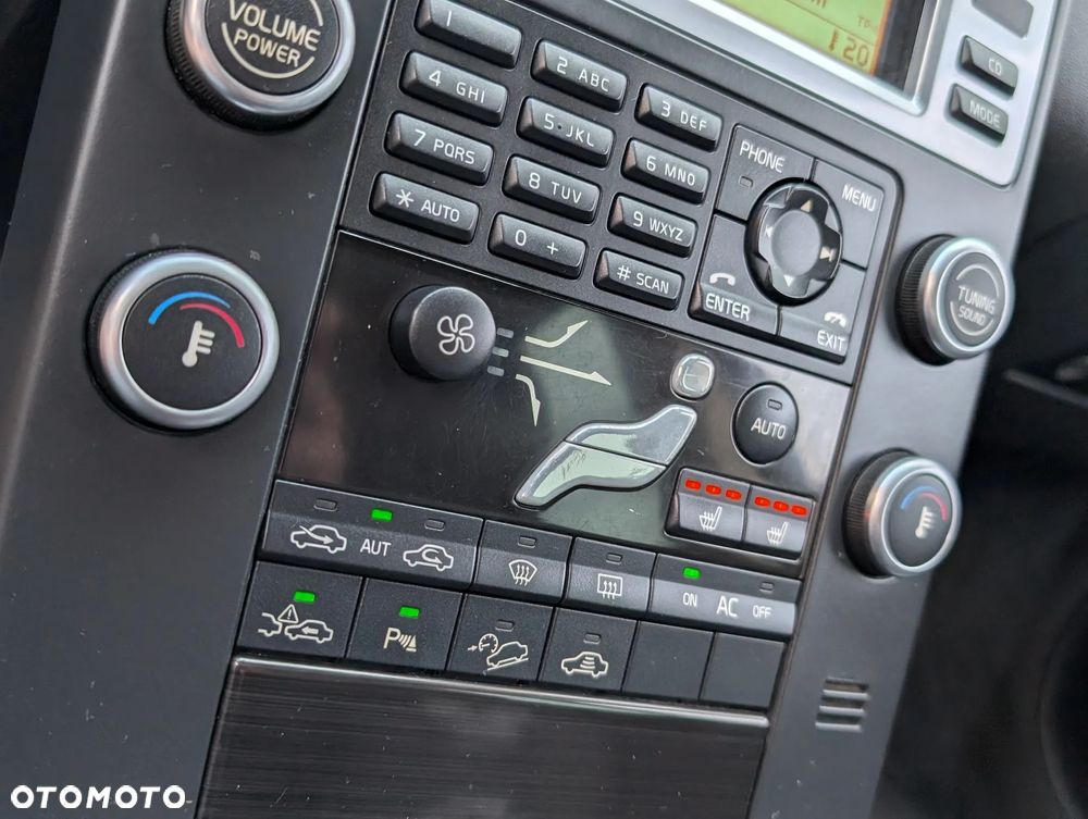 Volvo XC 70 - 23