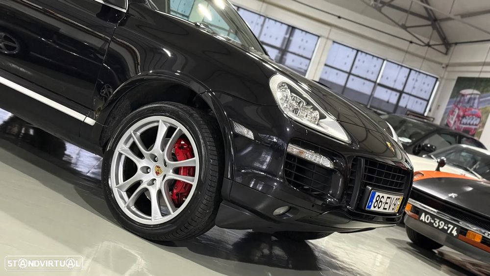 Porsche Cayenne Turbo - 6
