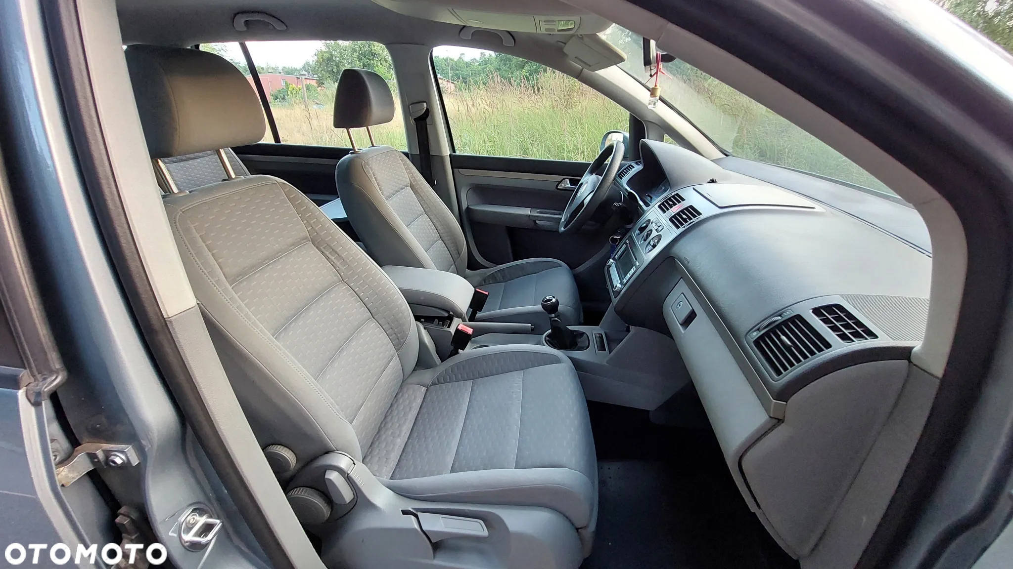 Volkswagen Touran - 23