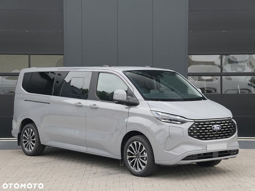 Ford Tourneo Custom - 4