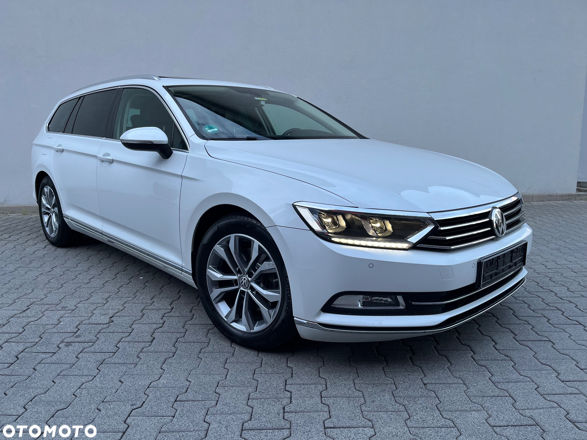Volkswagen Passat Variant 2.0 TDI SCR DSG Highline - 10