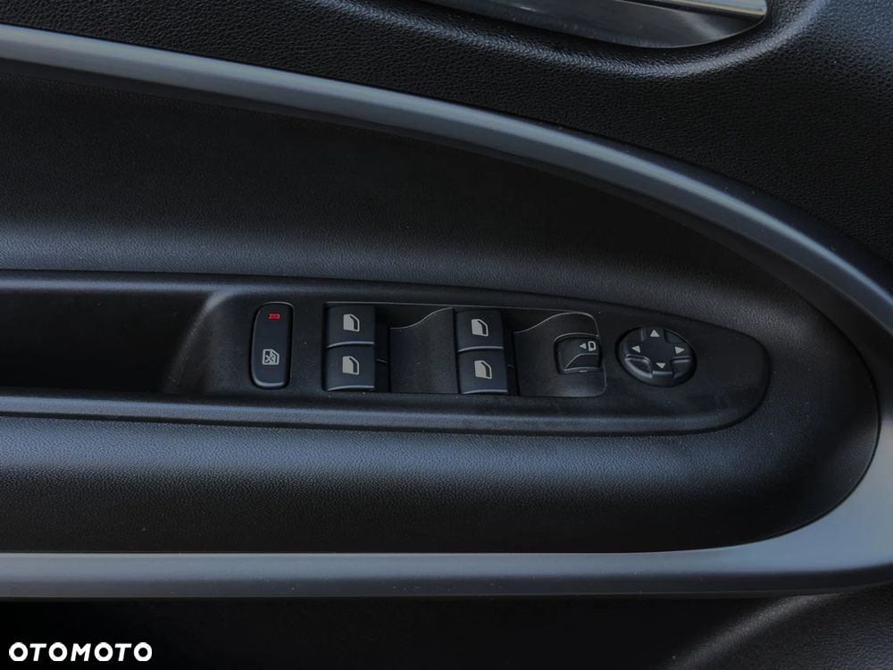 Jeep Avenger 1.2 GSE T3 Summit FWD - 14