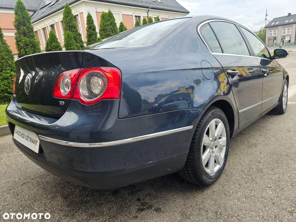 Volkswagen Passat 1.9 TDI Comfortline - 10