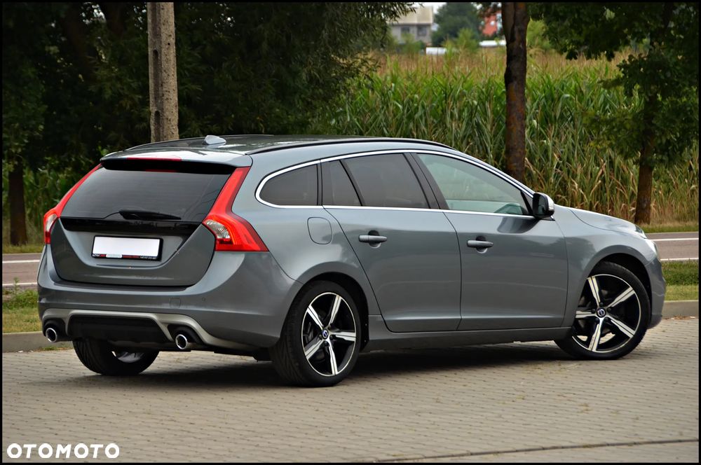 Volvo V60 D2 Drive-E R-Design Momentum - 15