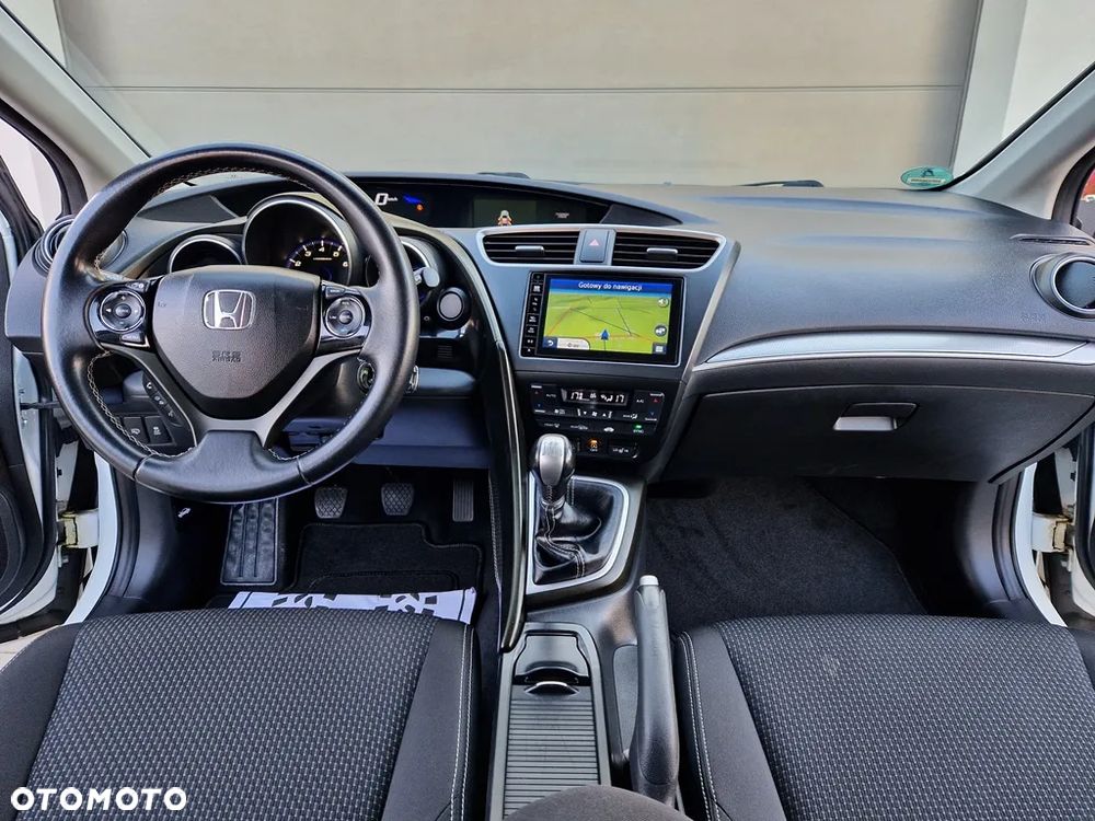 Honda Civic 1.8 i-VTEC Executive Black Edition - 18