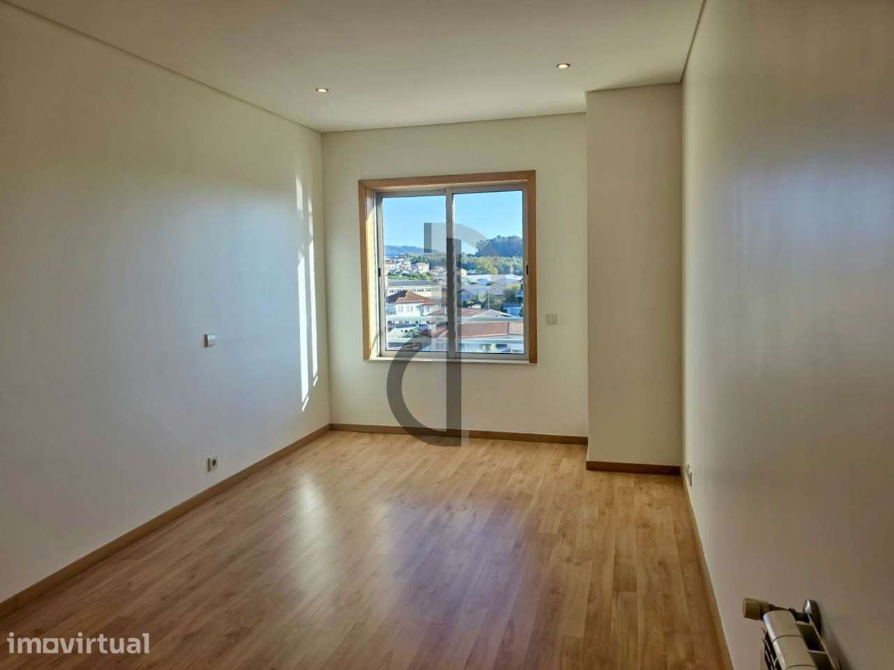 Apartamento T1 Arrendamento - Vilar do Paraíso - Grande imagem: 5/14