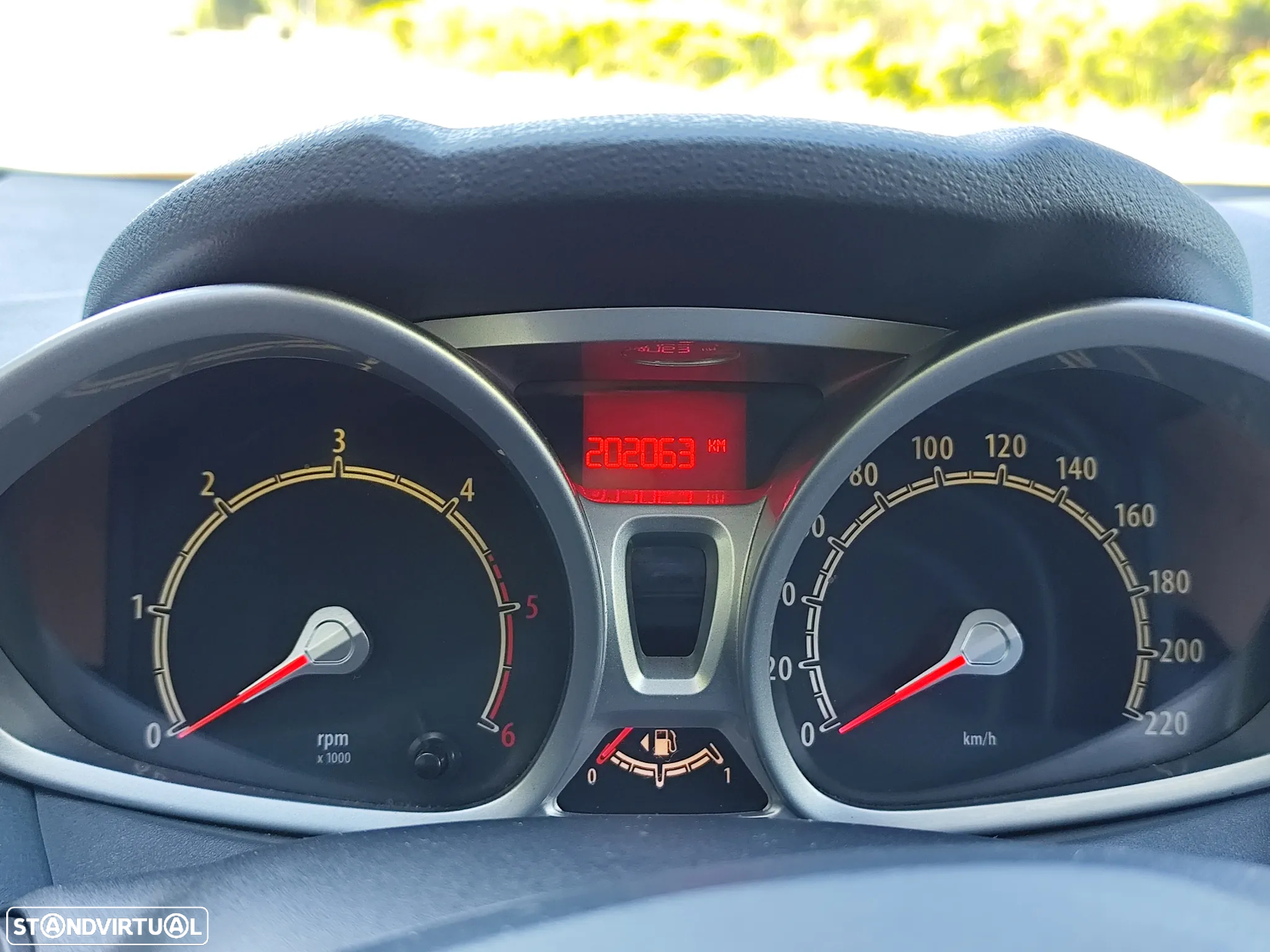 Ford Fiesta 1.4 TDCi Ambiente - 14