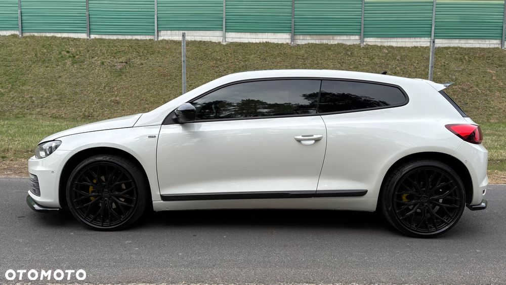 Volkswagen Scirocco 2.0 TDI Blue Motion Technologie Club - 17
