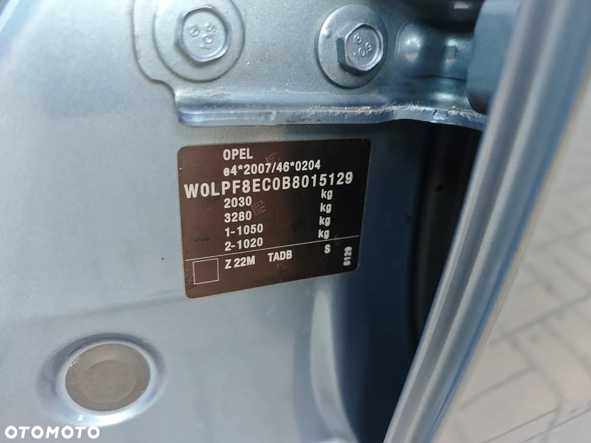 Opel Astra IV 1.4 T Cosmo - 39