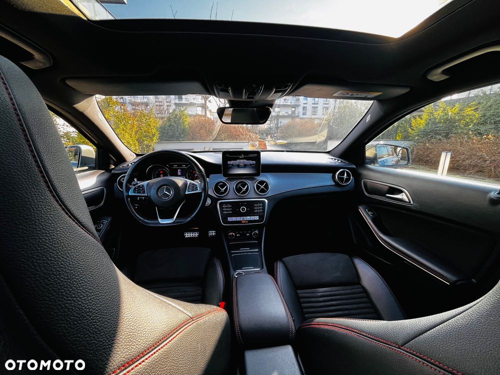 Mercedes-Benz GLA 180 7G-DCT AMG Line - 17