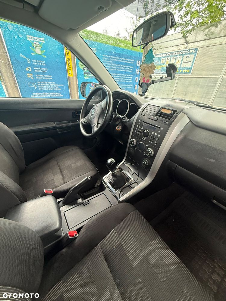 Suzuki Grand Vitara 1.6 - 8
