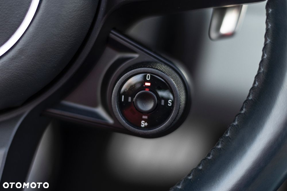 Porsche 911 Turbo S Cabrio - 30