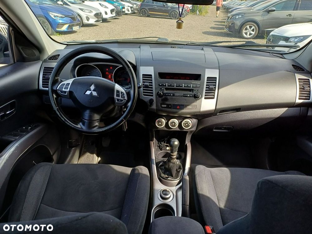 Mitsubishi Outlander - 18
