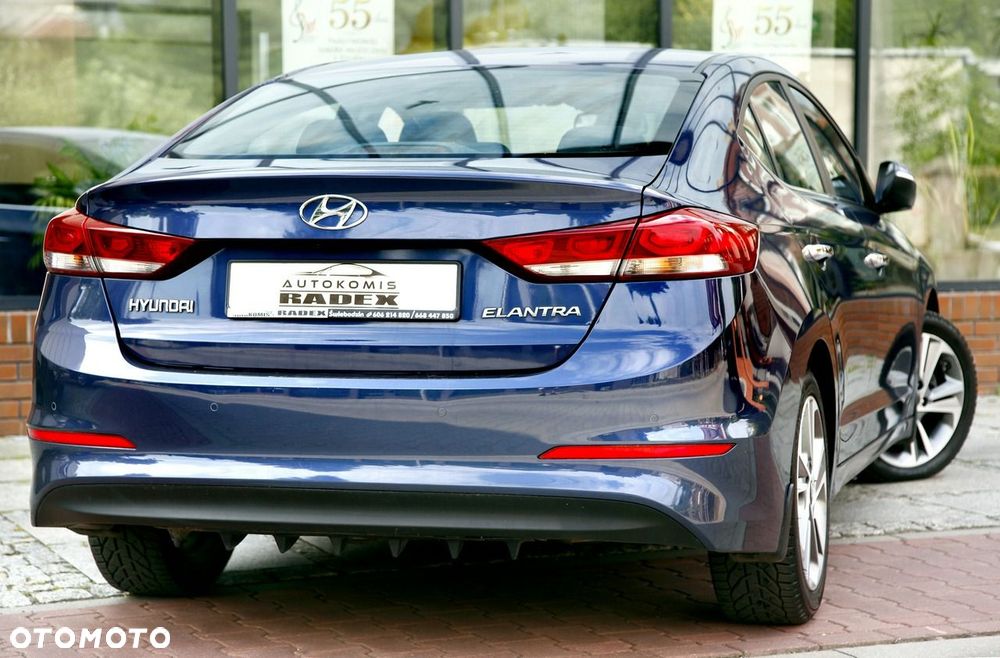Hyundai Elantra - 10