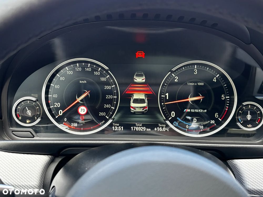 BMW Seria 5 M550d xDrive - 24