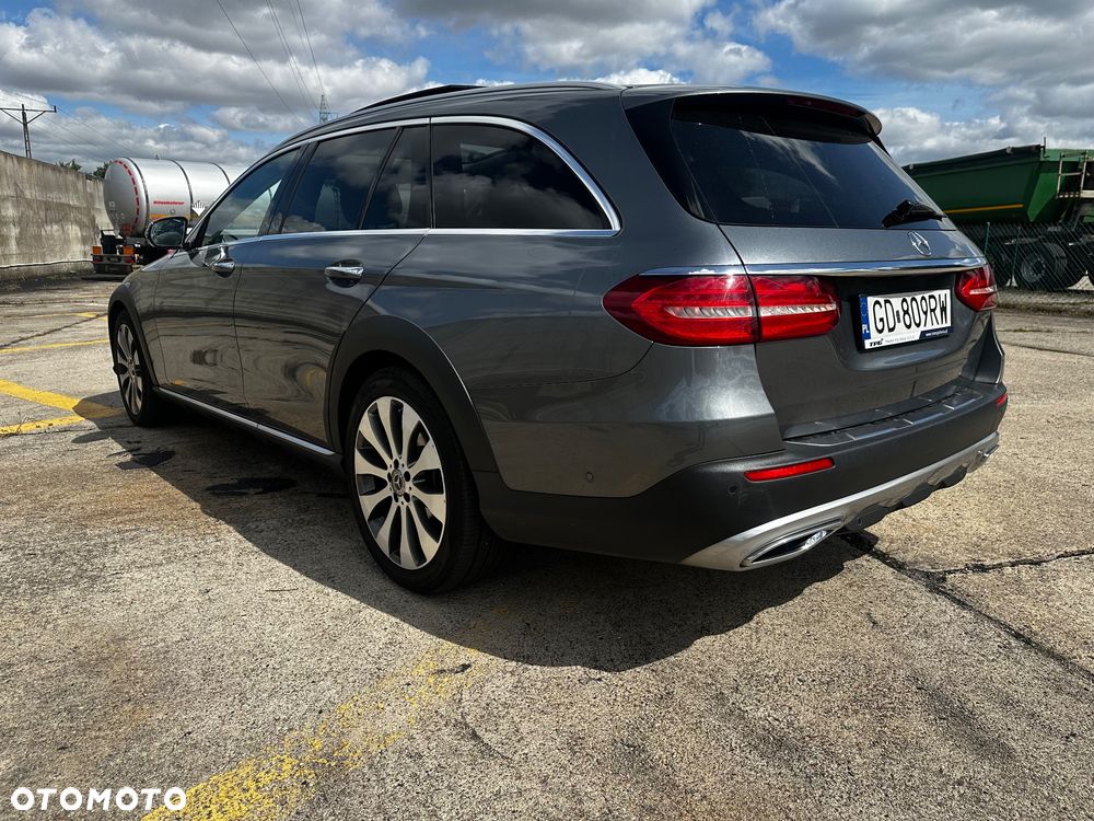 Mercedes-Benz Klasa E 220 d 4Matic T All-Terrain 9G-TRONIC Exclusive - 4